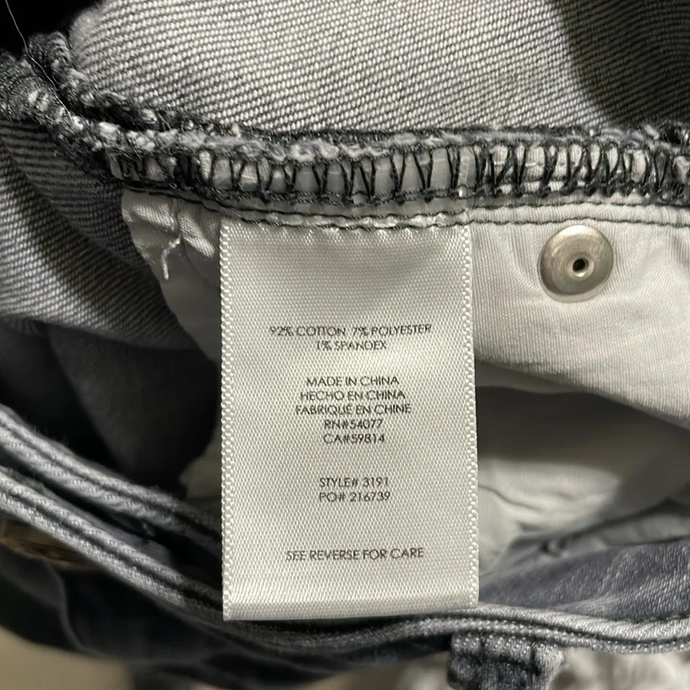 CAbi Slim Boyfriend Gray Wash Jeans Size 2 - Picture 10 of 10